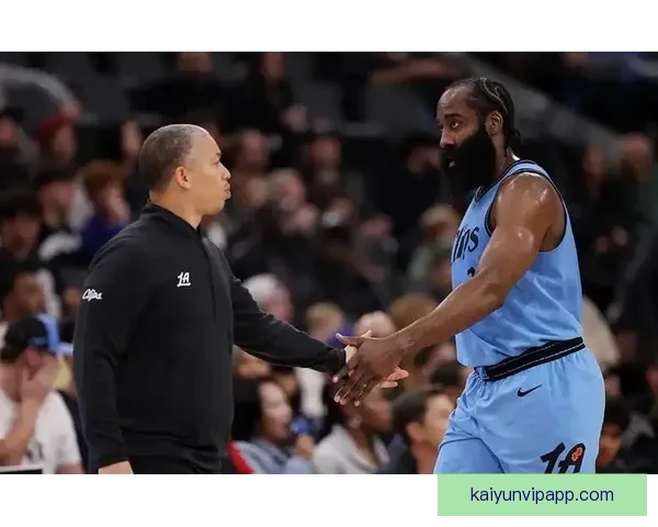 胜率超五成 泰伦卢强调小卡健康感谢哈登祖巴茨贡献