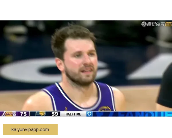 东契奇偷听魔术战术海斯也上前凑热闹 八村垒调侃发问引爆全场气氛