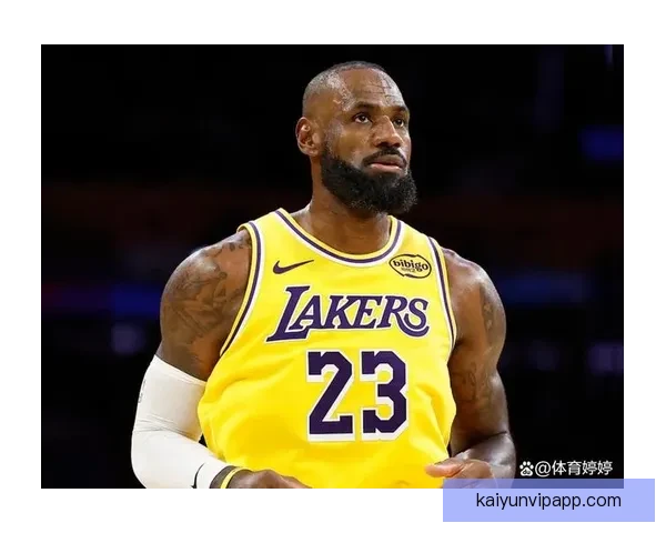 詹姆斯16年罕见表现 35分9三分缔造队史新纪录